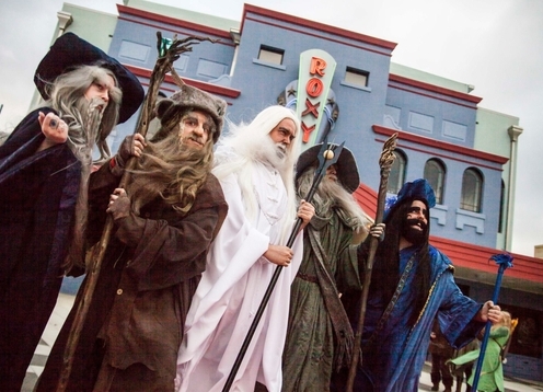 Passionate and knowledgeable, our team is here to make your dream of visiting Middle-Earth a reality
Join our Lord of the Rings (LOTR) tours and let us lead you in the footsteps of your favourite hobbits through the lush green fields of the Shire, gaze upon the shorelines of unspoiled lakes surrounded by snow-capped peaks, and to epic battle grounds, an experience so compelling you will almost hear the distant thud of hooves and swords clashing!