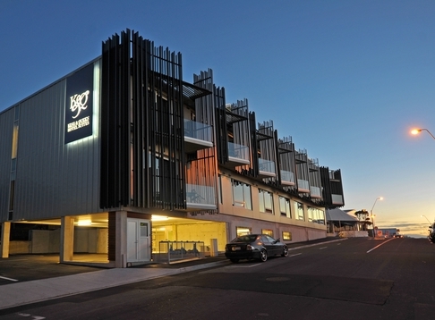 King and Queen Hotel Suites