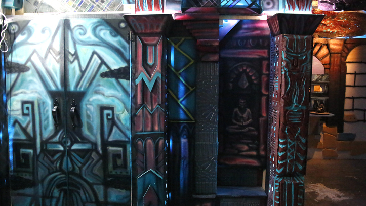 Atlantis pillars